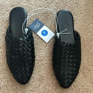 Universal Thread Woven Slide Flats size 7